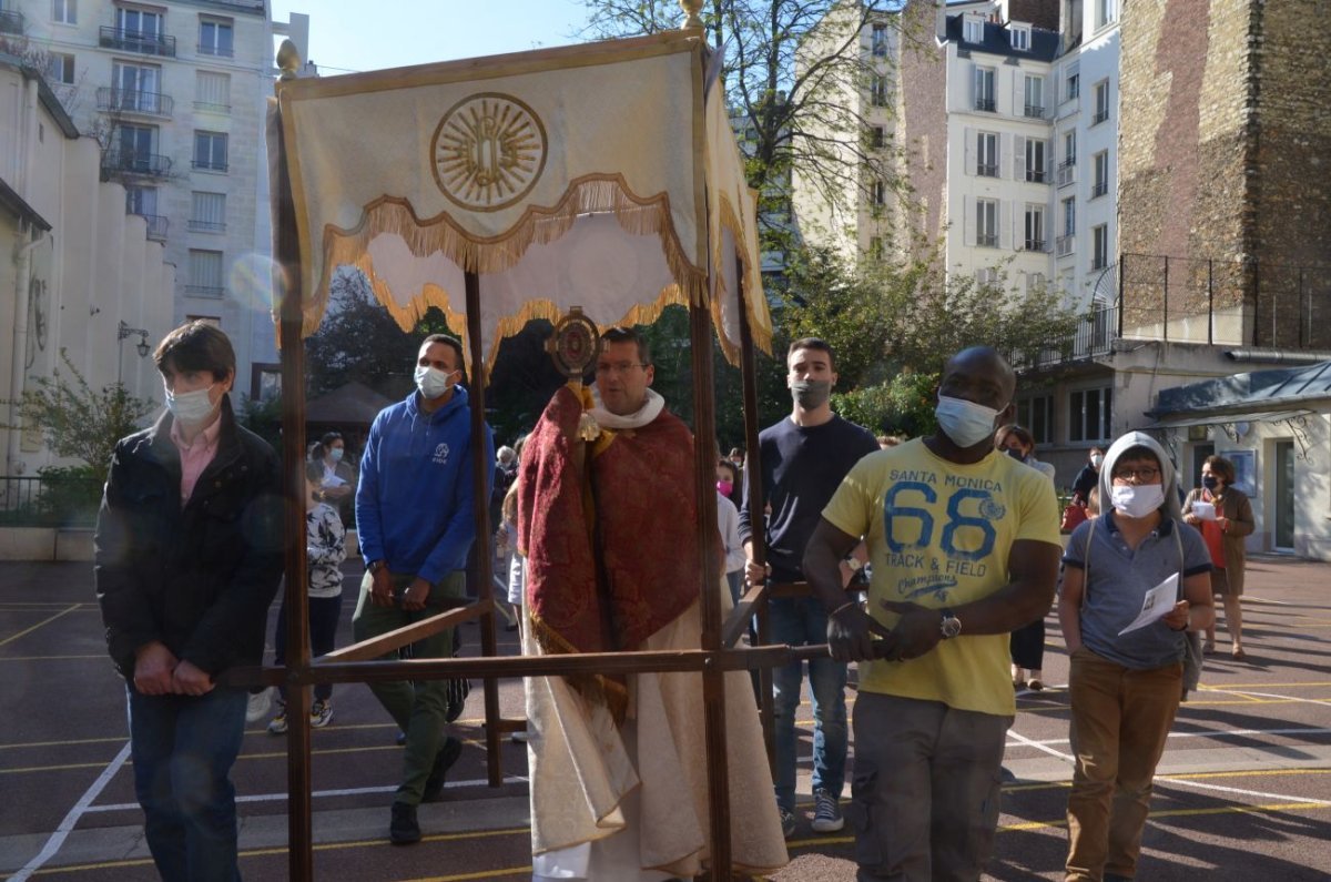 Accueil des reliques de sainte Bernadette à Notre-Dame de l'Assomption (…). © Michel Pourny.