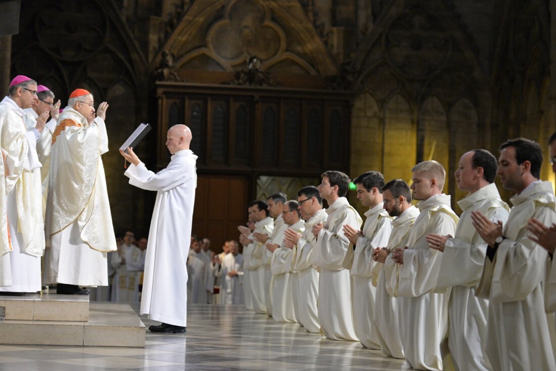 Prière d'ordination. © Marie-Christine Bertin / Diocèse de Paris.