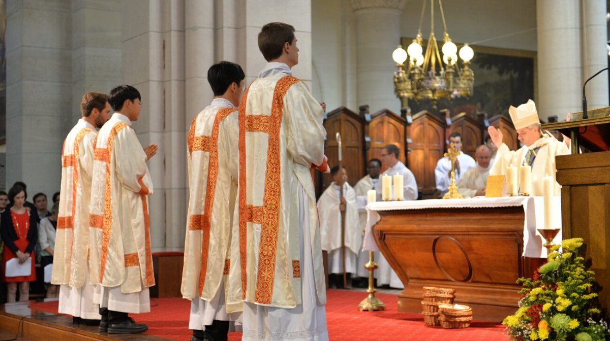 Ordinations diaconales en vue du sacerdoce 2018. © Marie-Christine Bertin / Diocèse de Paris.