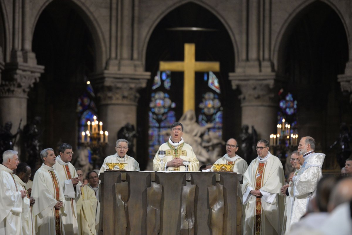Liturgie eucharistique. © Marie-Christine Bertin / Diocèse de Paris.
