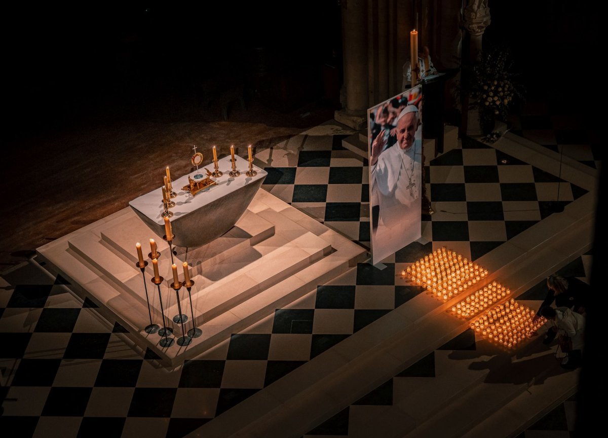 Rappel au Père du pape François : veillée de prière et d'adoration à (…). © Liam Hoarau / Diocèse de Paris.