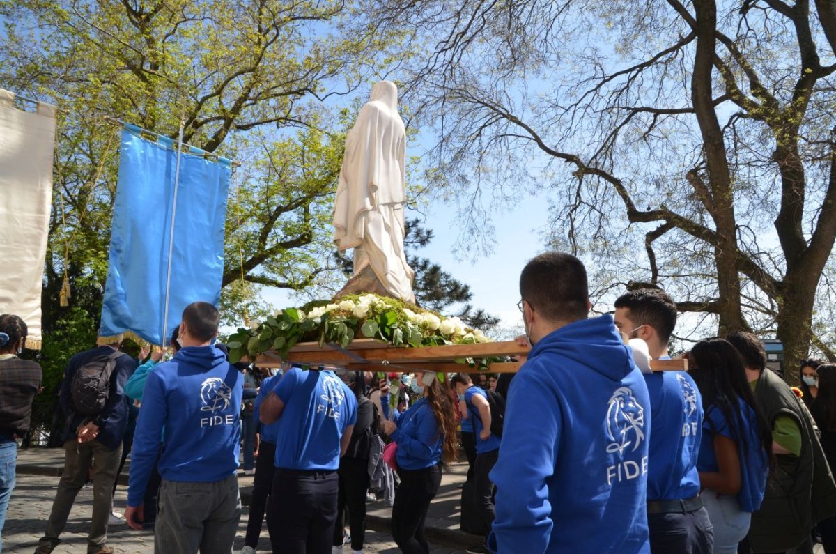 Accueil des reliques de sainte Bernadette au Sacré-Cœur de Montmartre. © Michel Pourny.