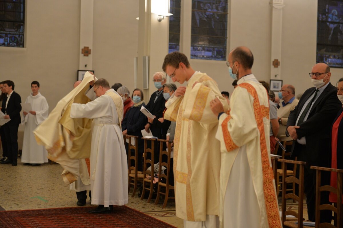 Ordinations diaconales en vue du sacerdoce 2020 à Saint-Jean-Baptiste de La (…). © Marie-Christine Bertin / Diocèse de Paris.