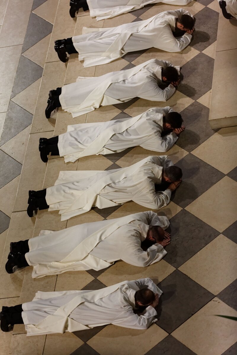 Prière de la litanie des saints. © Yannick Boschat / Diocèse de Paris.