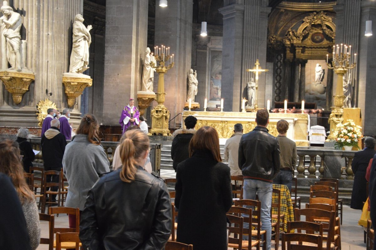 Messe suite à l'attentat à la basilique Notre-Dame de Nice. © Laurence Faure / Diocèse de Paris.