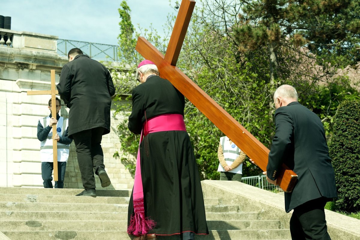 Chemin de croix de Montmartre 2025. © Trung Hieu Do / Diocèse de Paris.