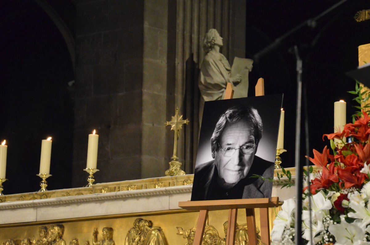 Messe en mémoire de Robert Hossein. © Michel Pourny / Diocèse de Paris.