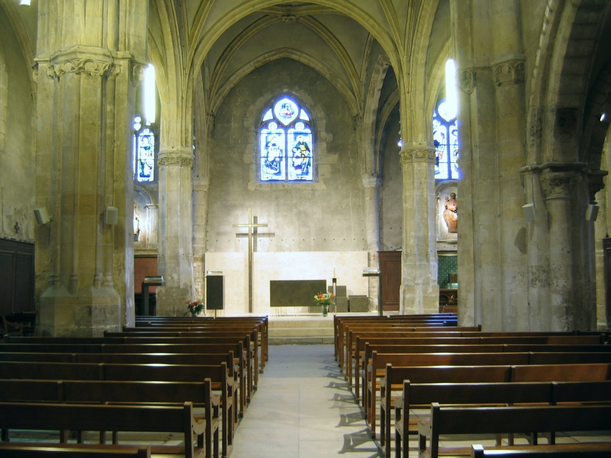 Aménagement liturgique du choeur de Saint-Germain de Charonne. © CDAS Paris.