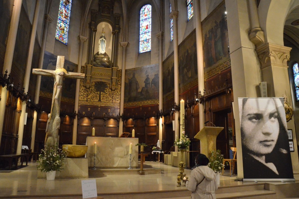 Accueil des reliques de sainte Bernadette à l'Immaculée-Conception. © Michel Pourny / Diocèse de Paris.