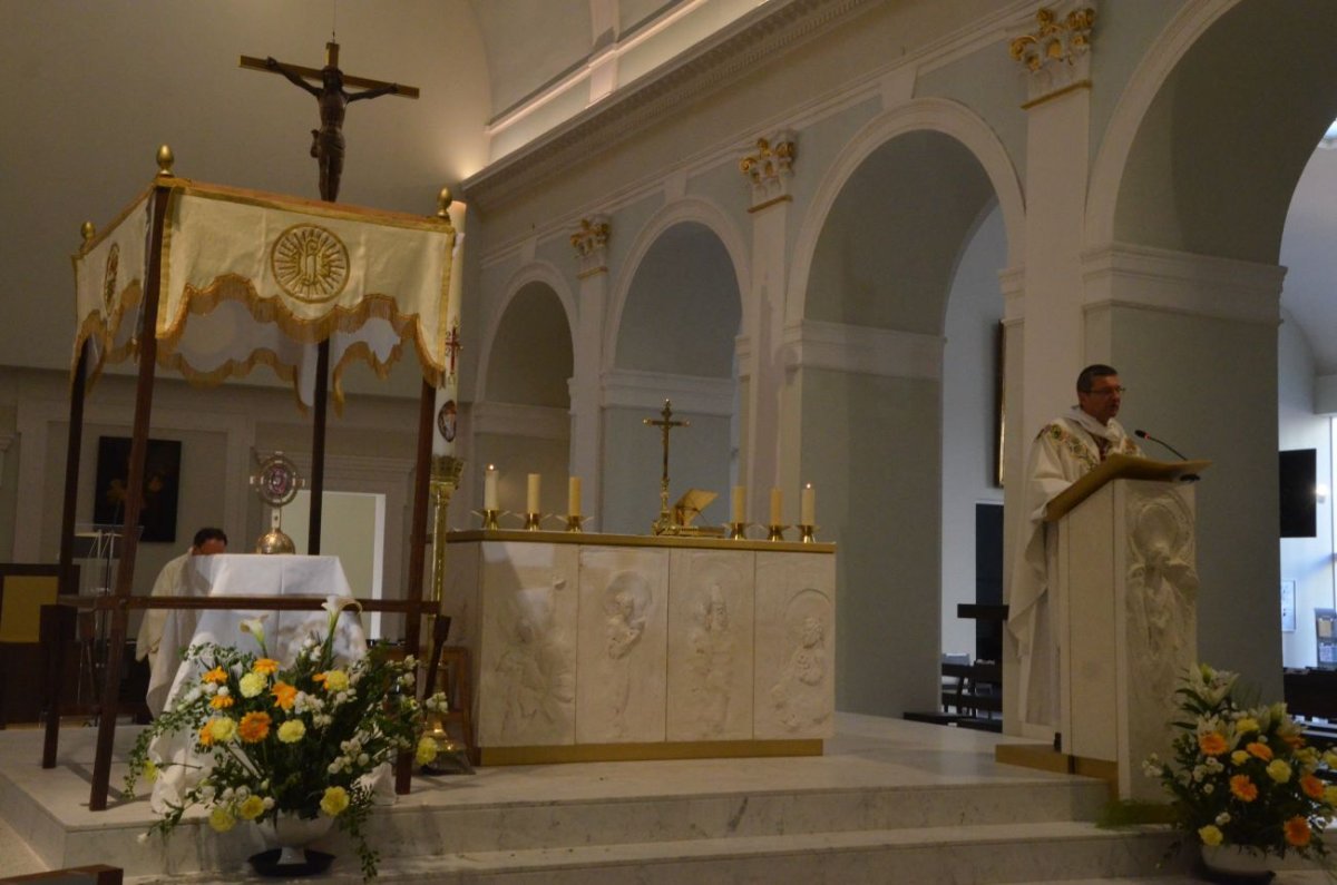 Accueil des reliques de sainte Bernadette à Notre-Dame de l'Assomption (…). © Michel Pourny.