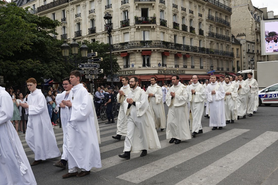 Procession d'entrée. © Trung Hieu Do / Diocèse de Paris.