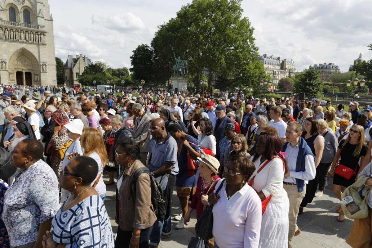 Procession à Notre-Dame de Paris. © Yannick Boschat / Diocèse de Paris.