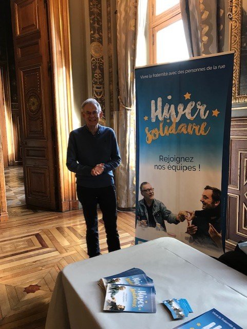 Stand Hiver Solidaire à la Mairie de Paris. 