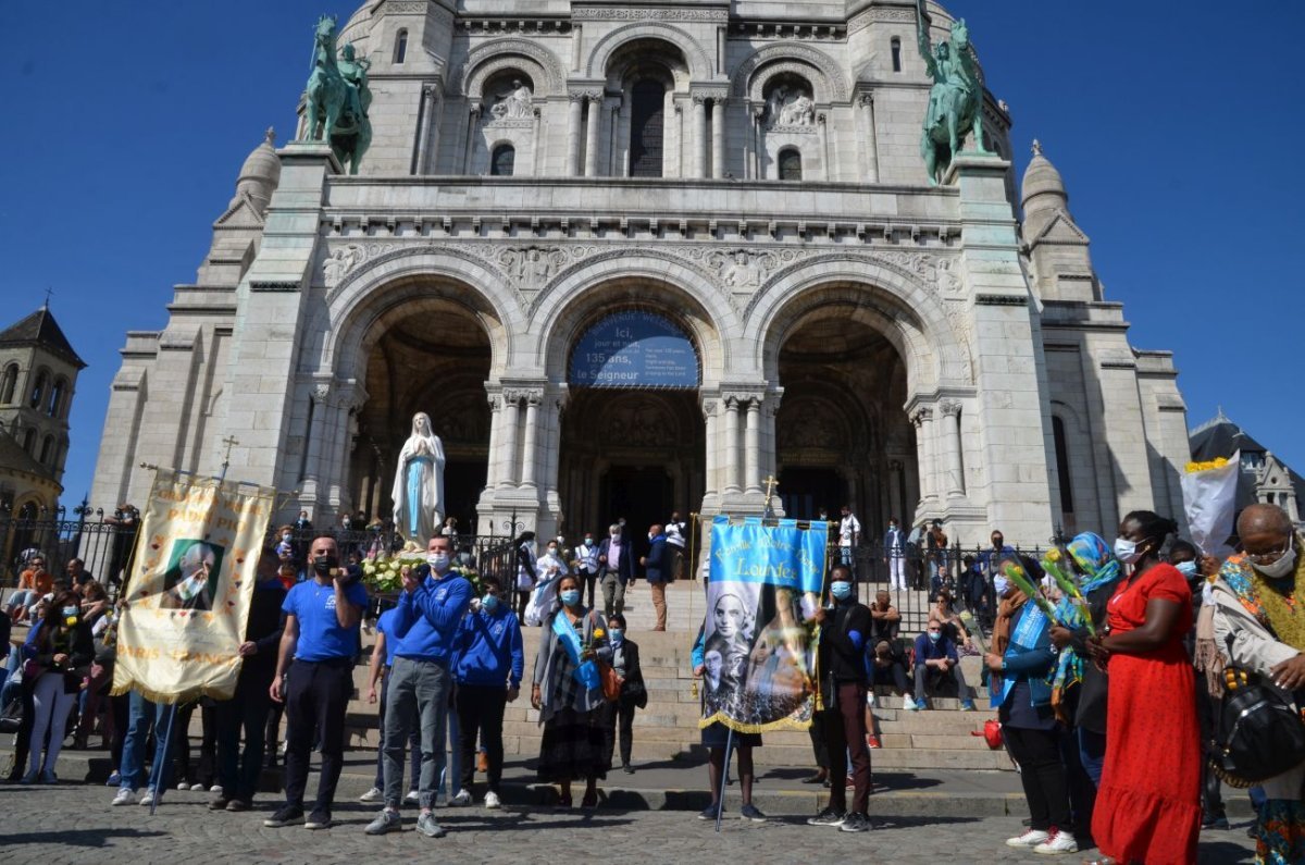 Accueil des reliques de sainte Bernadette au Sacré-Cœur de Montmartre. © Michel Pourny.