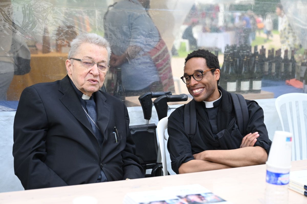 Journées d'amitié et d'entraide pour les prêtres 2024. Dimanche 26 mai 2024. © Marie-Christine Bertin / Diocèse de Paris.