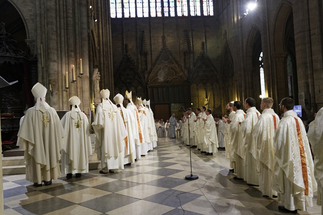 Chant à la vierge Marie. © Trung Hieu Do / Diocèse de Paris.