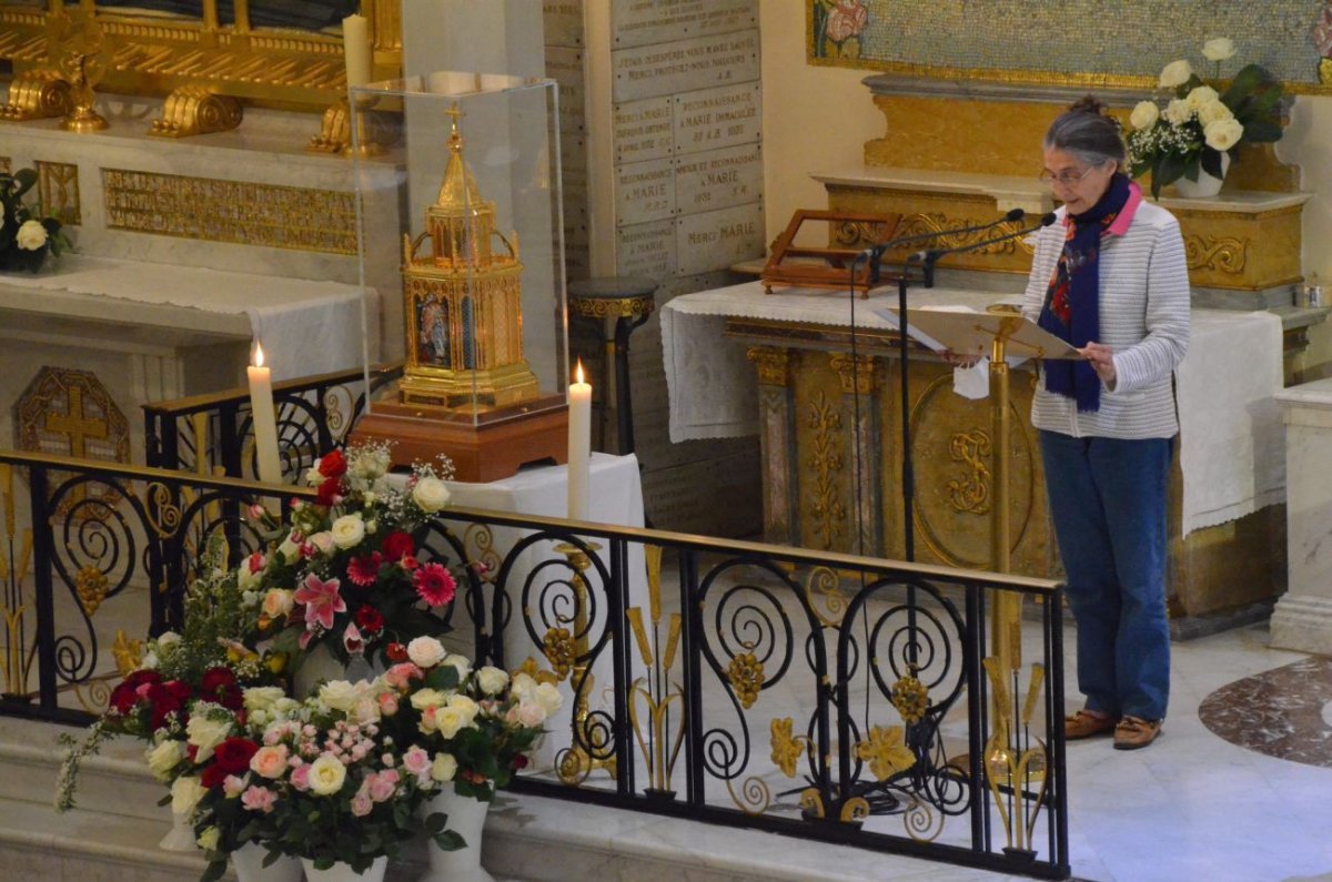 Accueil des reliques de sainte Bernadette à la chapelle de la Médaille (…). © Michel Pourny.