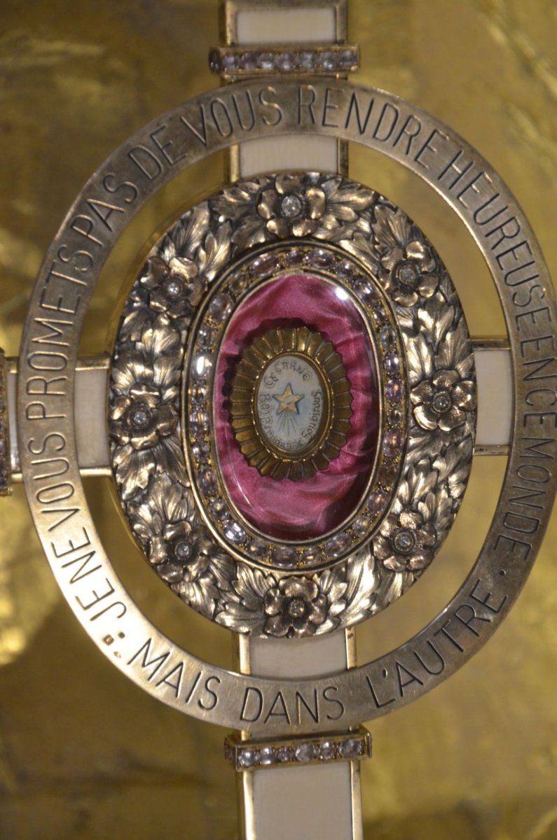 Accueil des reliques de sainte Bernadette à Notre-Dame des Champs. © Michel Pourny.
