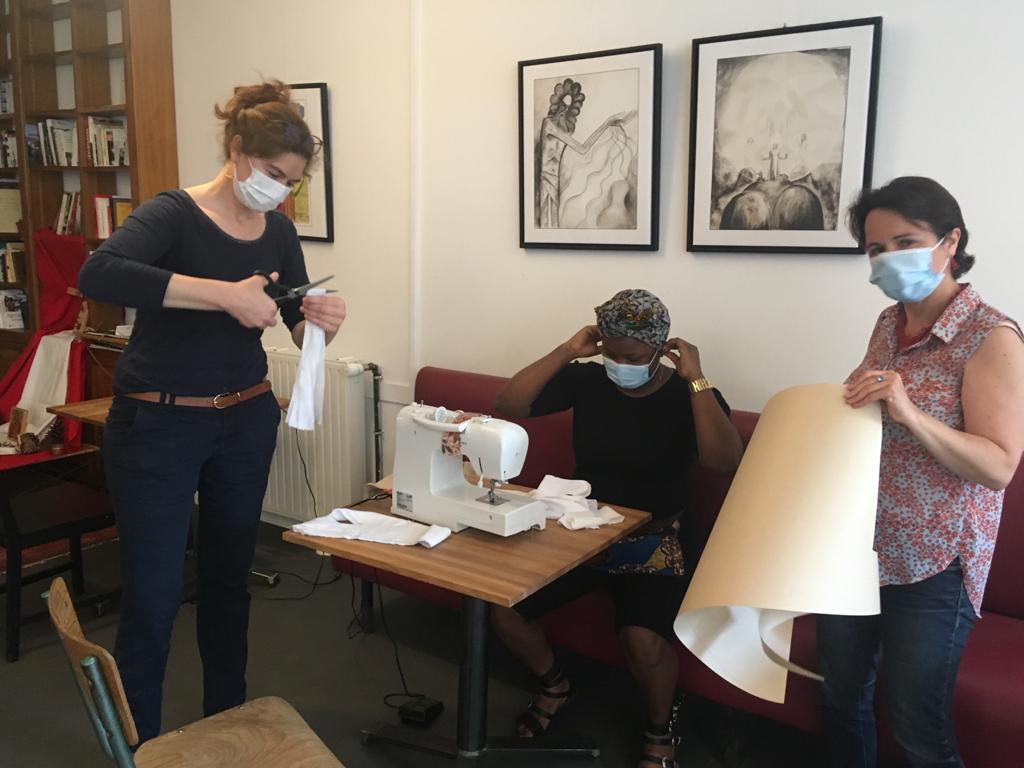 L'atelier Bakhita confectionne des blouses. 28 avril 2020 