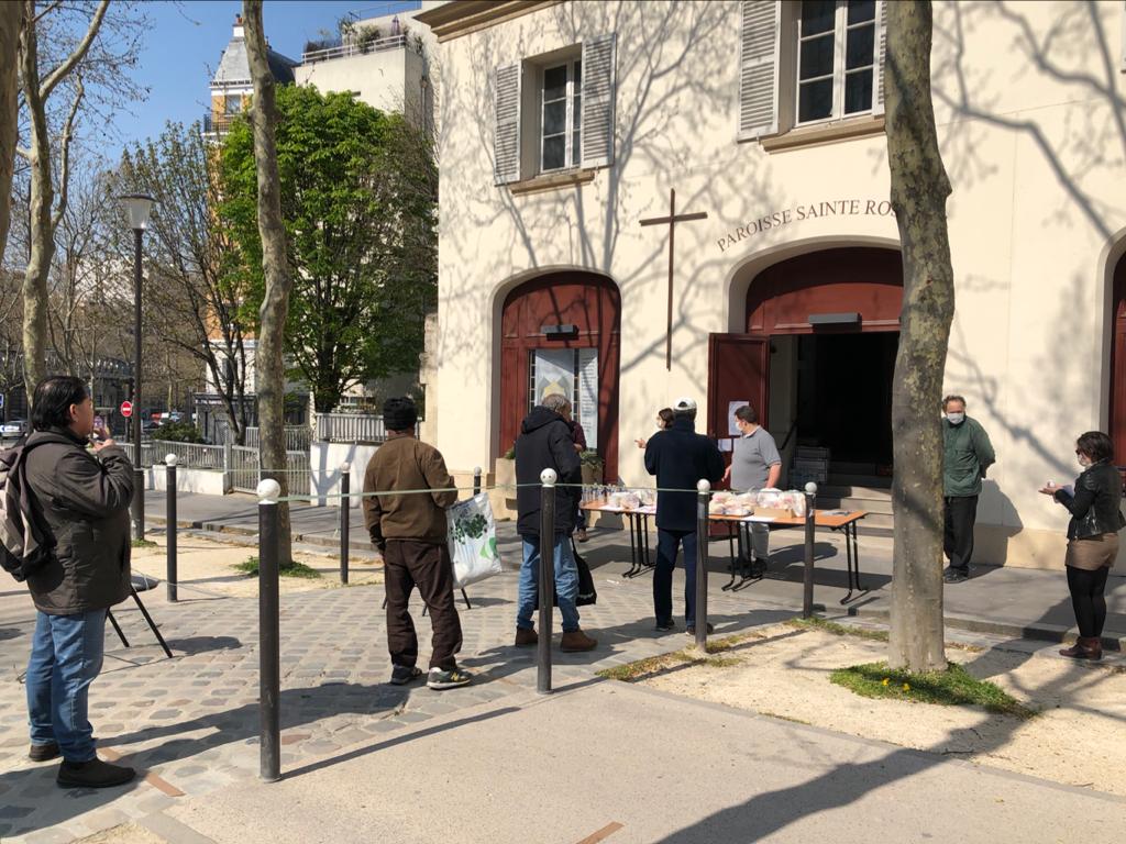 Distribution de l'aide alimentaire à Sainte Rosalie. 30 mars 2020 