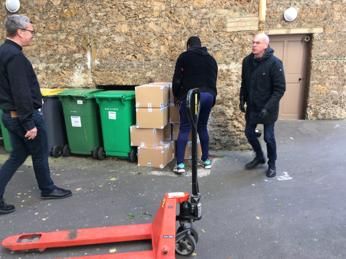 Livraison de colis. 31 mars 2020 