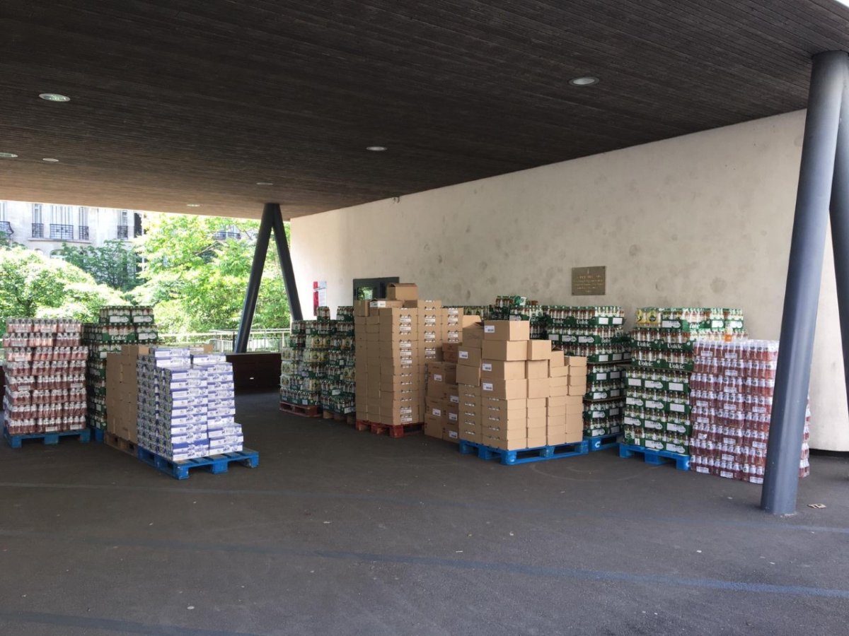 Les palettes arrivent à Franklin. 8 mai 2020 