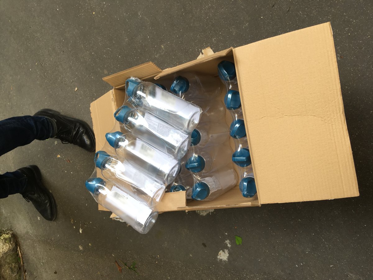 Distribution de gourdes d'eau. 31 mars 2020 
