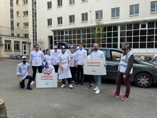 Préparation de repas au Lycée Albert de Mun. 20 avril 2020 