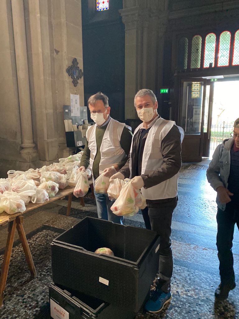 Distribution de l'aide alimentaire à Saint-Ambroise. 27 mars 2020 (c) D. R..
