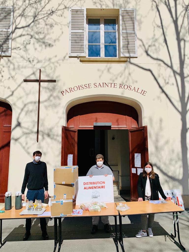 Distribution de l'aide alimentaire à Sainte Rosalie. 1er avril 2020 
