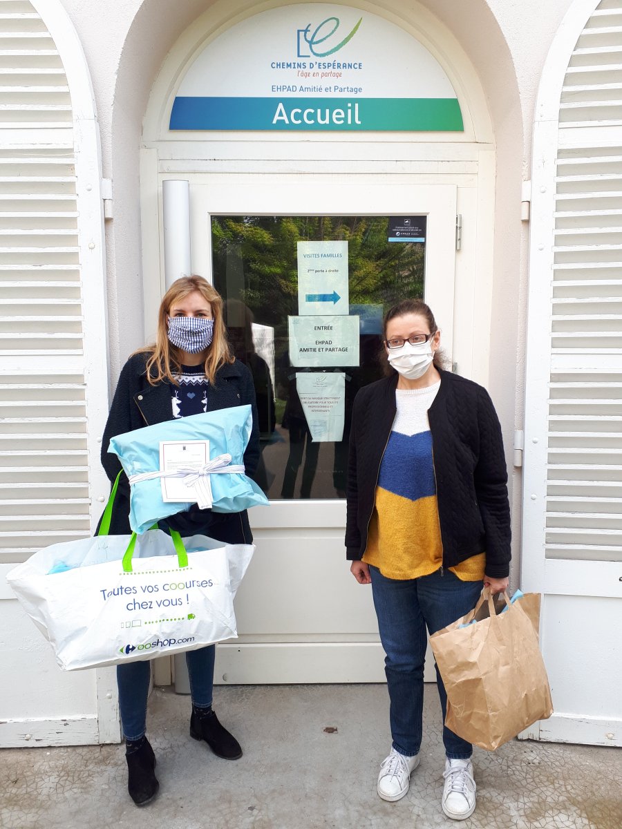 Livraison blouses Ehpad Amitié et Partage. 4 mai 2020 
