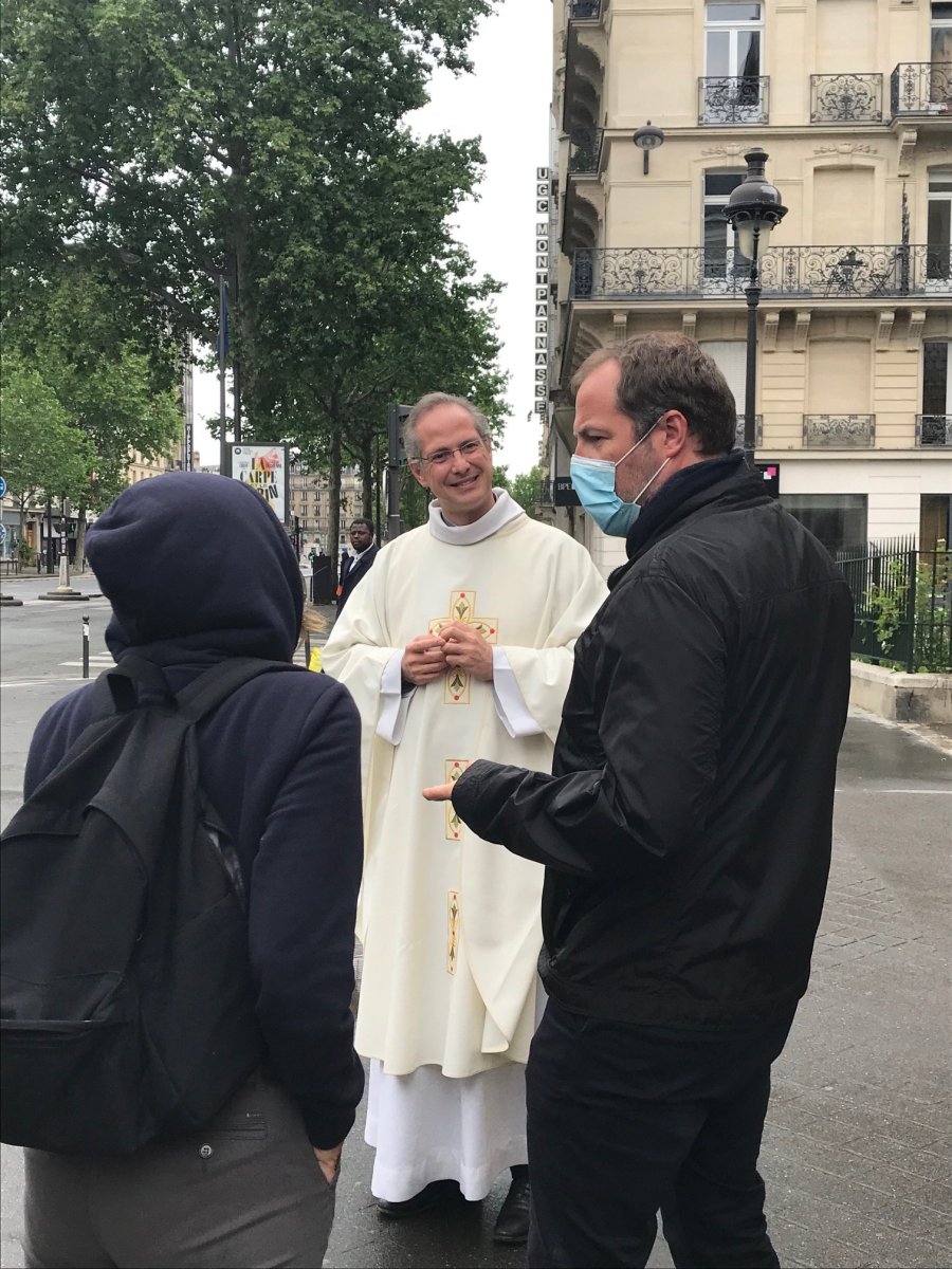 ND des Champs avec le Père d'Eudeville. 3 mai 2020 