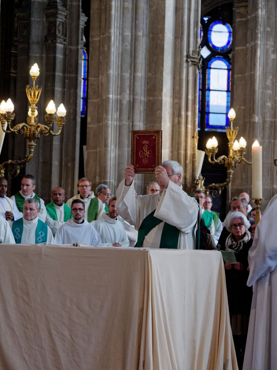 Rassemblement diocésain pour la 2e Journée Mondiale des Pauvres à Saint-Eustache. (c) Yannick Boschat / Diocèse de Paris.