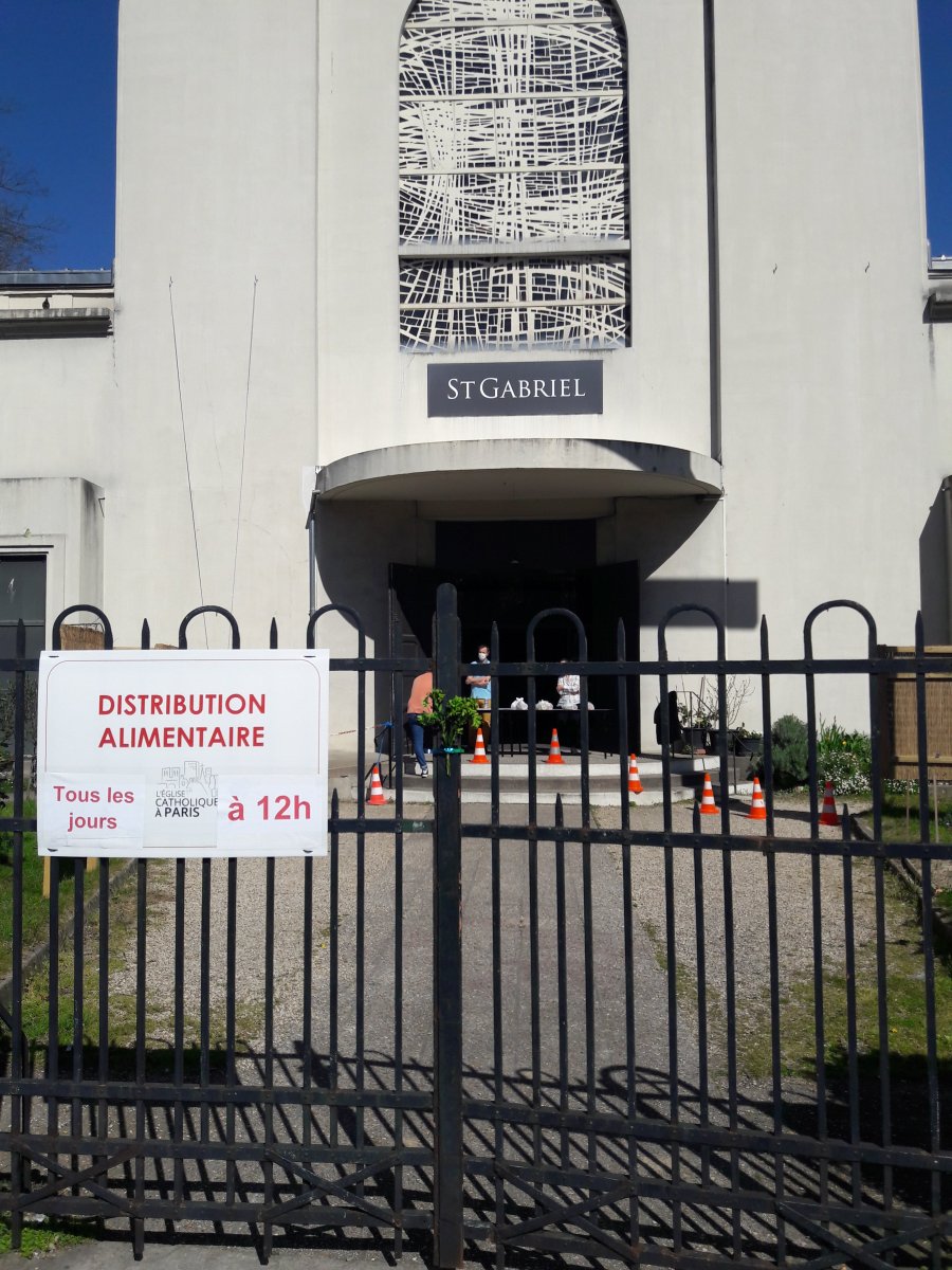 Distribution de l'aide alimentaire à Saint Gabriel. 5 avril 2020 